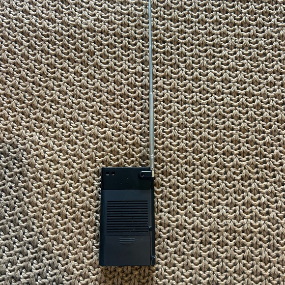 Sony Black AM/FM Portable Radio - Picture 3 of 8